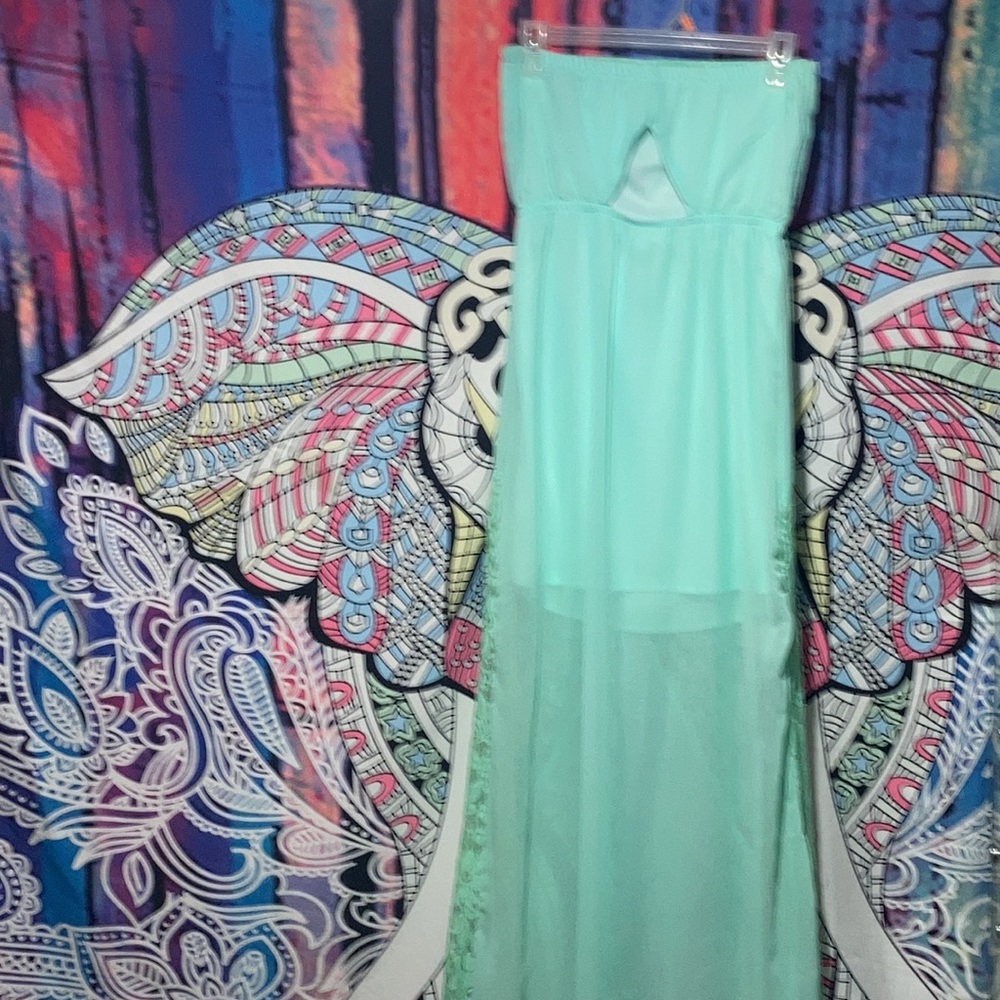 Dress - Picture 2 of 4